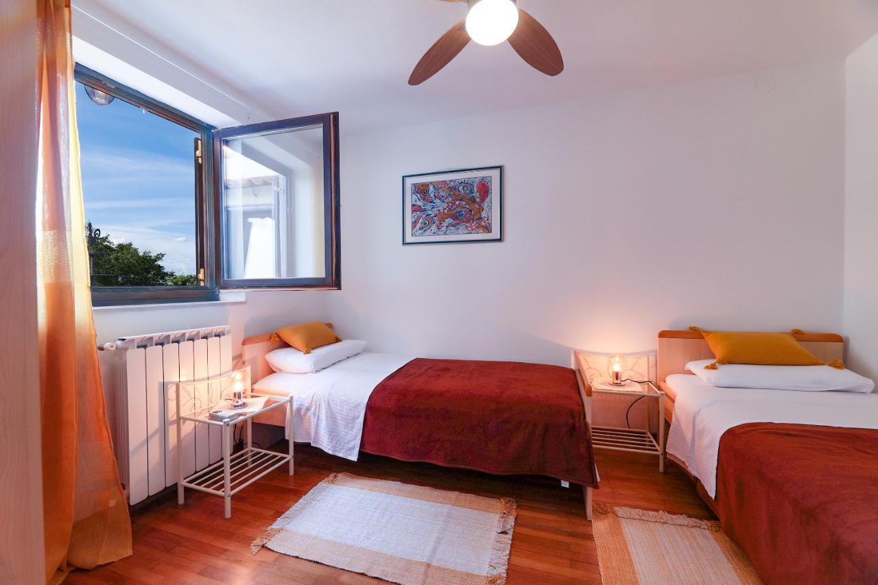 Apartman Villa Marina Rakalj Eksteriør bilde